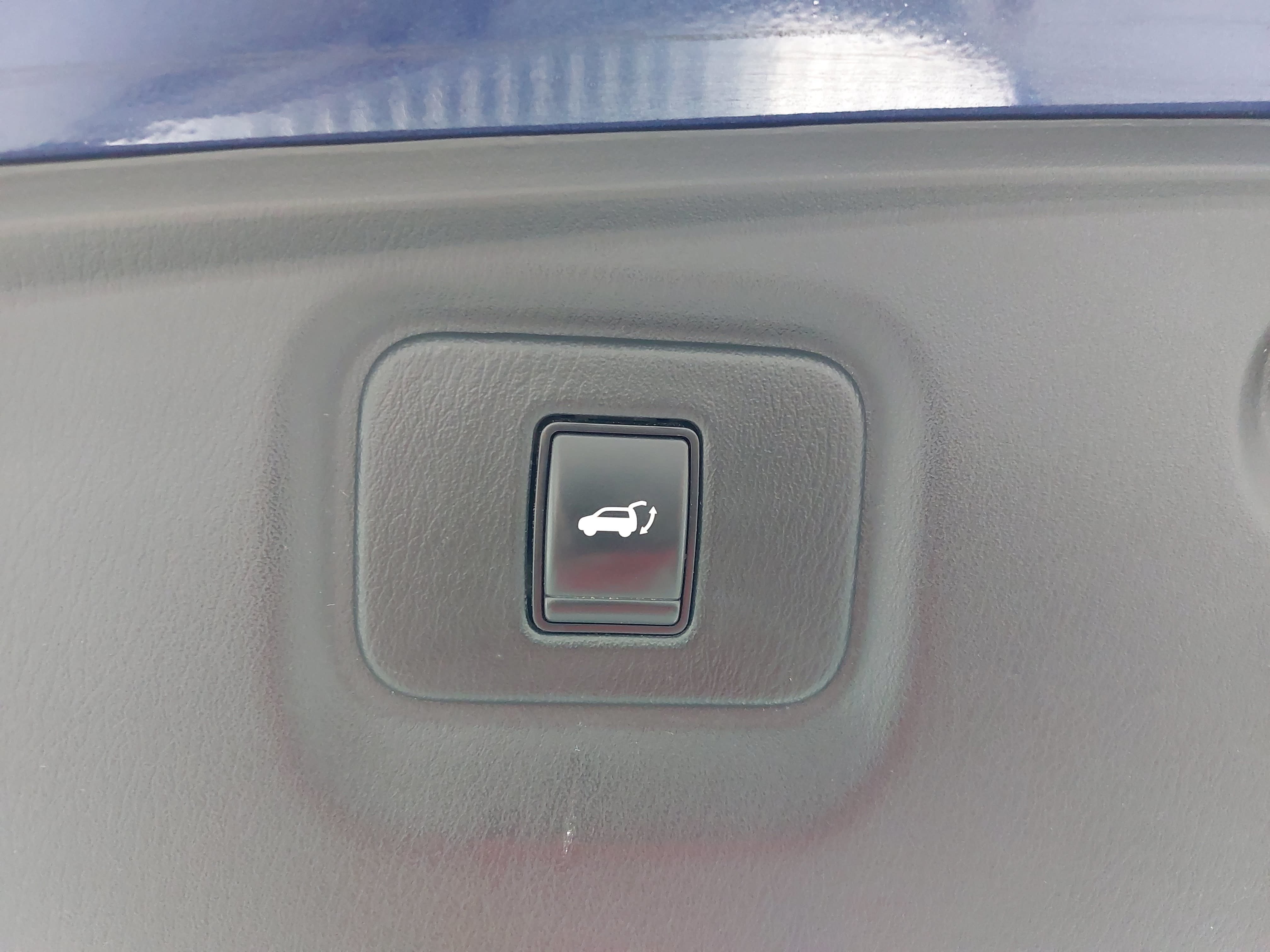 Used 2020 Nissan Pathfinder Platinum AWD/4WD image 17