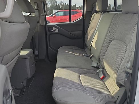 Used 2019 Nissan Frontier SV image 21