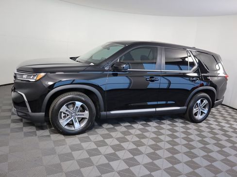 Used 2025 Honda Pilot EX-L image 8