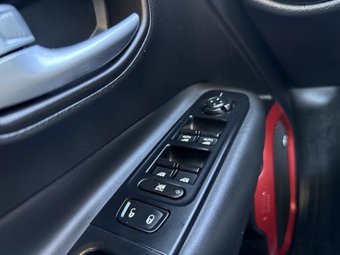 Used 2018 Jeep Renegade Trailhawk AWD/4WD image 26