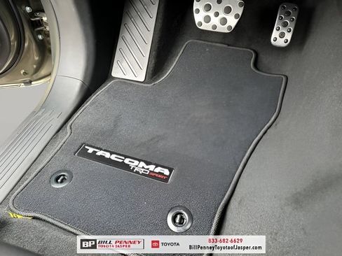 Used 2025 Toyota Tacoma TRD Sport image 20