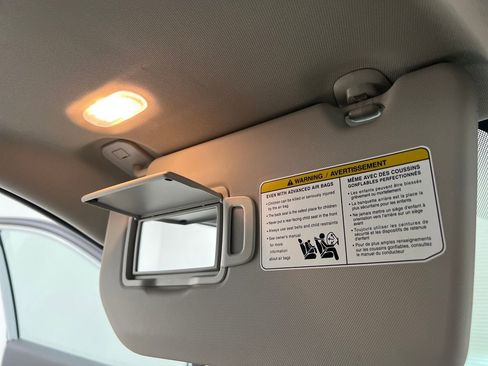 Used 2025 Nissan Rogue SL w/ Tech Package image 63