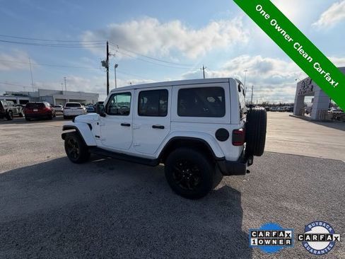 Used 2023 Jeep Wrangler Unlimited Sahara image 2