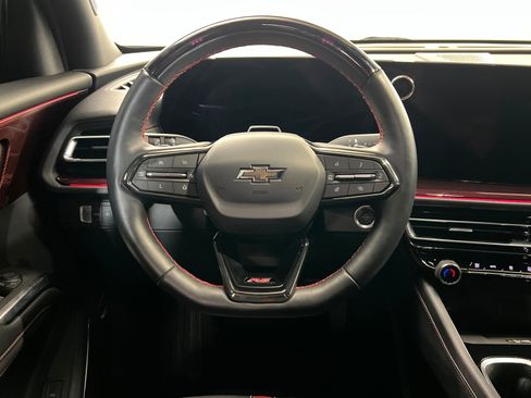 Used 2024 Chevrolet Traverse RS FWD image 13