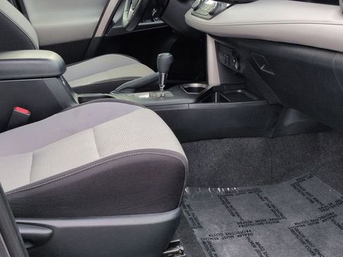 Used 2018 Toyota RAV4 XLE w/ Convenience Package image 30