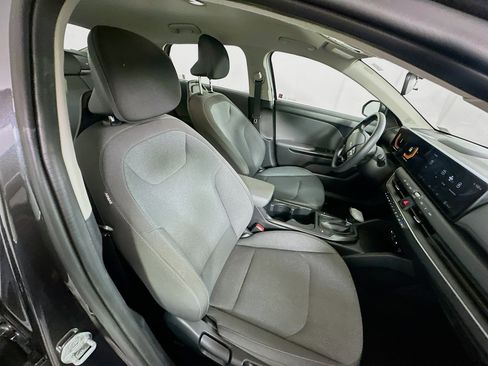 Used 2025 Kia K4 LXS image 29