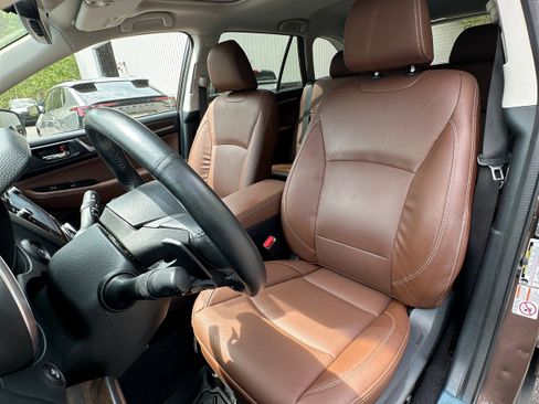 Used 2019 Subaru Outback 3.6R Touring AWD/4WD image 17