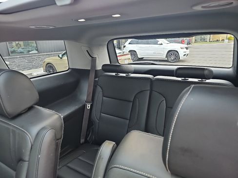 Used 2021 GMC Acadia SLT w/ Technology Package image 22