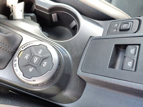 Used 2022 Ford Bronco Wildtrak image 26