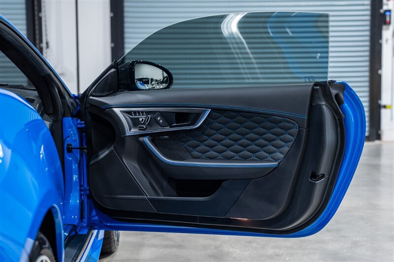 Used 2018 Jaguar F-TYPE SVR AWD/4WD image 32