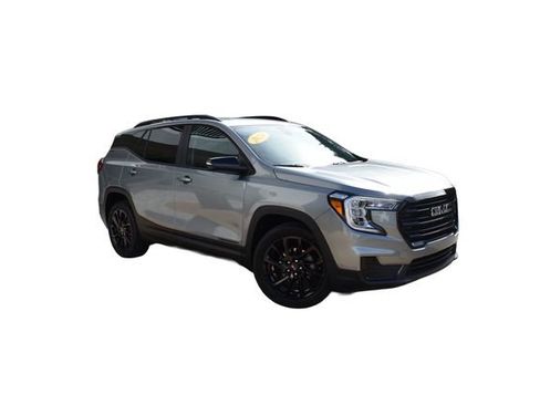 Used 2024 GMC Terrain SLE w/ Driver Convenience Package image 2