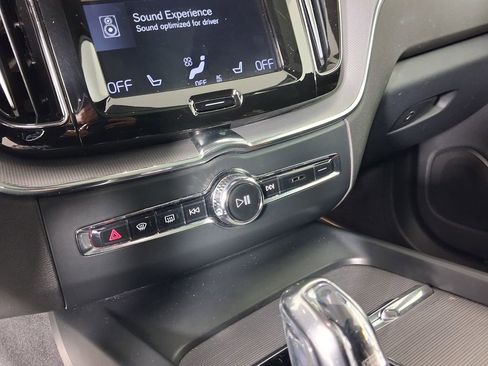 Used 2019 Volvo XC60 T8 R-Design w/ Advanced Package AWD/4WD image 24