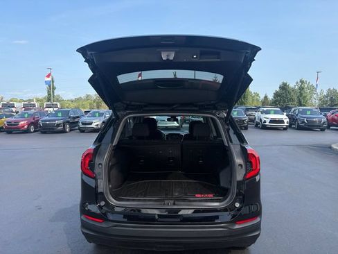 Used 2021 GMC Terrain SLE w/ Driver Convenience Package FWD image 16