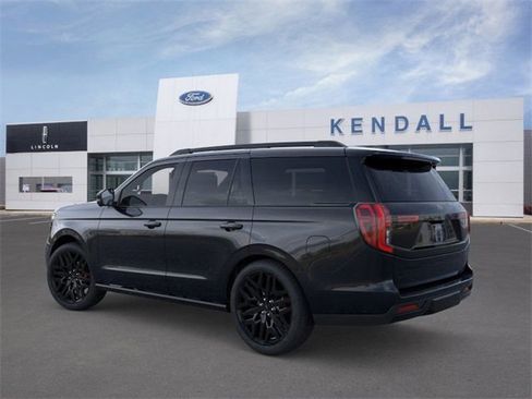 New 2026 Ford Expedition Platinum image 4