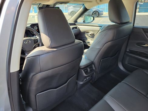 Used 2024 Lexus ES 350 w/ Premium Package FWD image 11