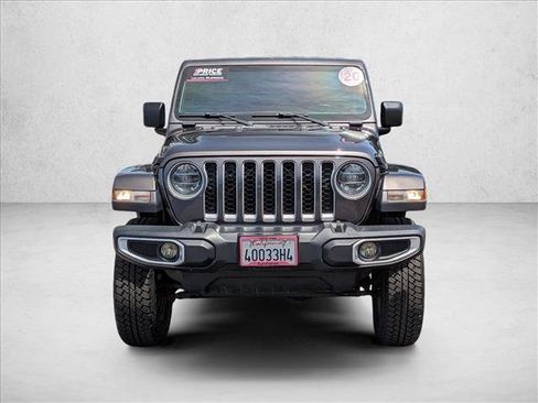 Certified 2020 Jeep Gladiator Overland AWD/4WD image 3