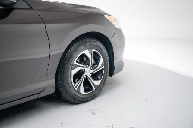 Used 2017 Honda Accord LX image 11