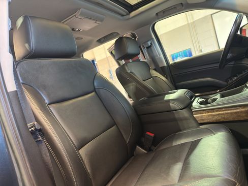 Used 2019 Chevrolet Suburban LT AWD/4WD image 24