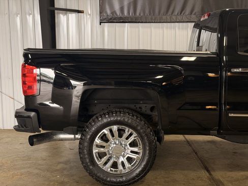 Used 2017 Chevrolet Silverado 2500 High Country w/ Duramax Plus Package AWD/4WD image 8