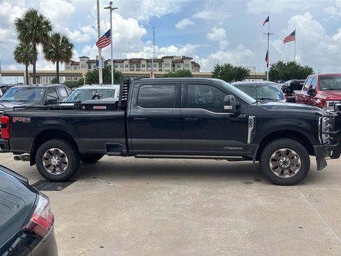 Used 2024 Ford F350 King Ranch w/ FX4 Off-Road Package AWD/4WD image 4