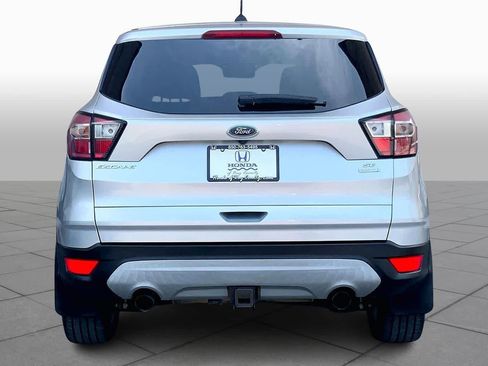 Used 2017 Ford Escape SE image 5
