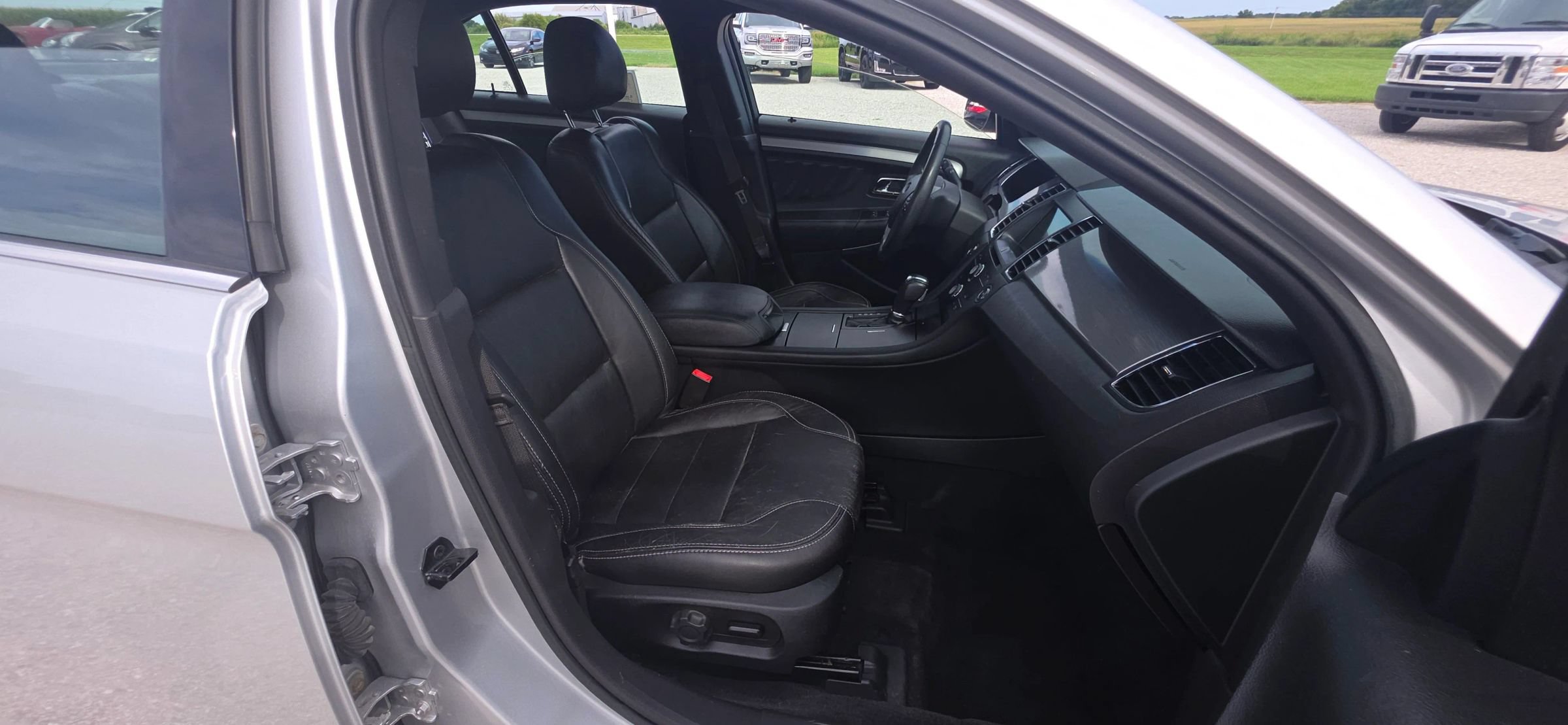 Used 2017 Ford Taurus SEL w/ Equipment Group 201A AWD/4WD image 10