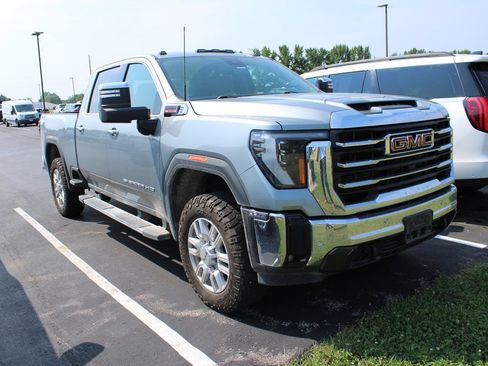 Used 2024 GMC Sierra 3500 SLT w/ SLT Premium Package AWD/4WD image 3