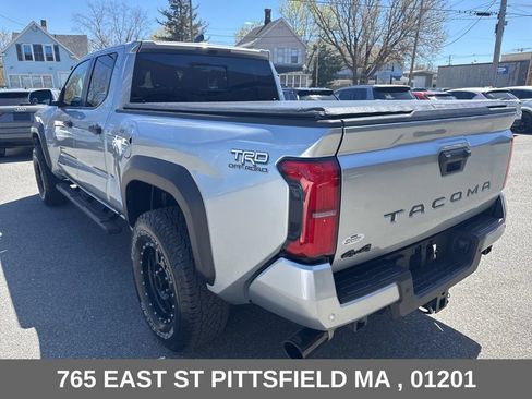 Used 2025 Toyota Tacoma TRD Off-Road w/ TRD Off Road Upgrade Package AWD/4WD image 6