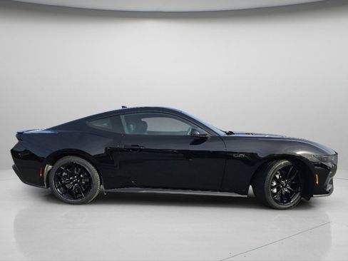 Used 2025 Ford Mustang GT Premium image 25