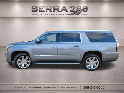 Used 2019 Cadillac Escalade ESV Luxury RWD image 4
