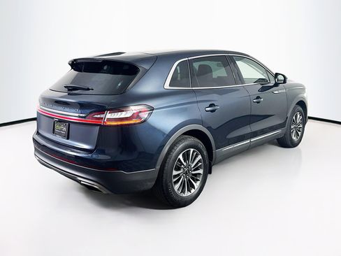 Used 2022 Lincoln Nautilus FWD w/ Premium Package image 9