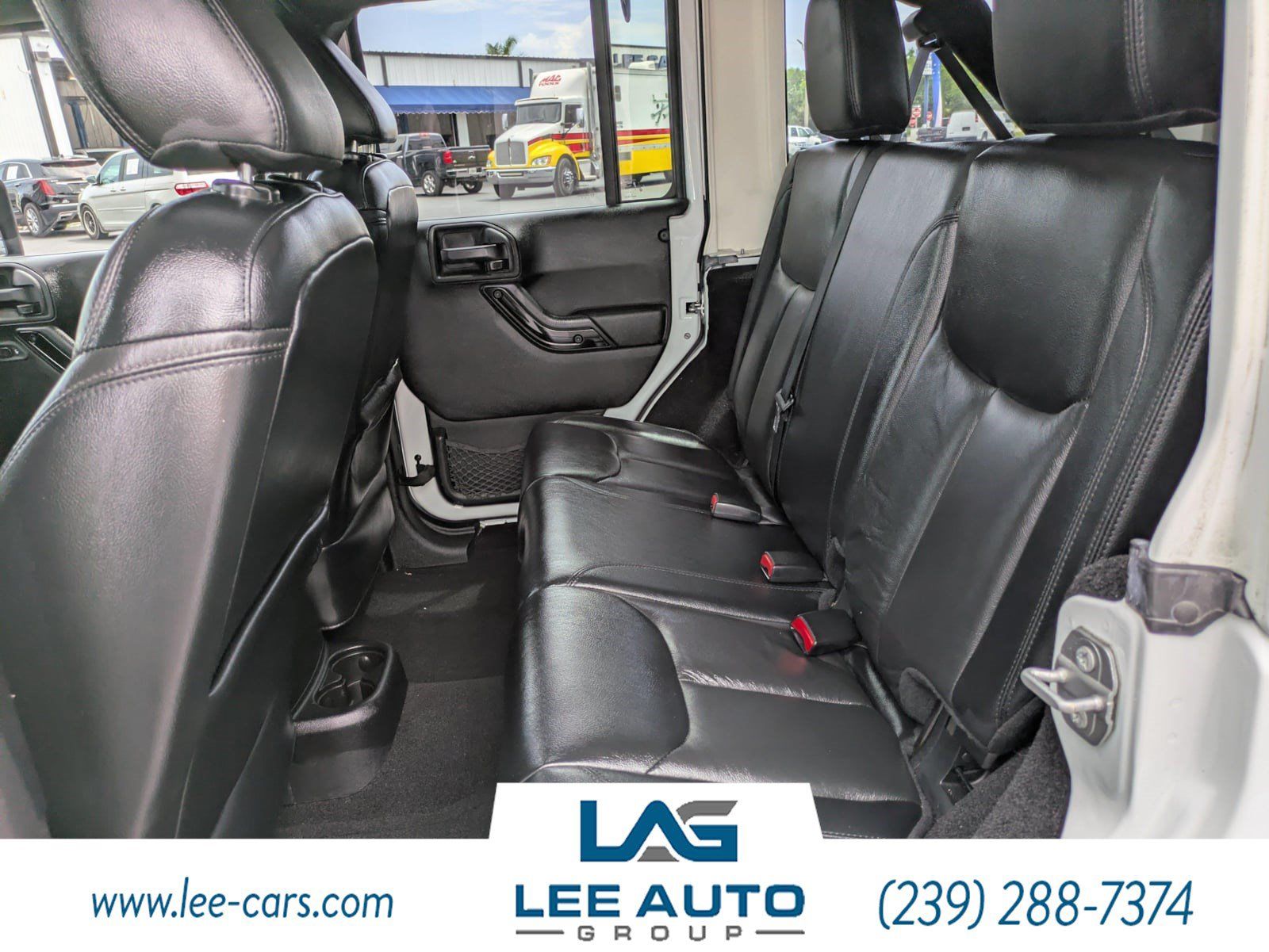 Used 2015 Jeep Wrangler Unlimited Sahara AWD/4WD image 11
