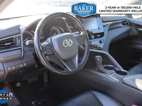 Used 2022 Toyota Camry SE image 4