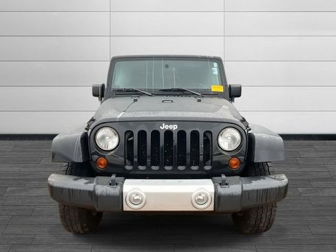 Used 2010 Jeep Wrangler Unlimited Sahara image 7