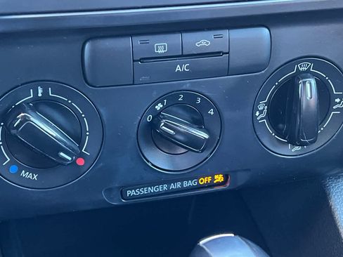 Used 2014 Volkswagen Jetta S image 20