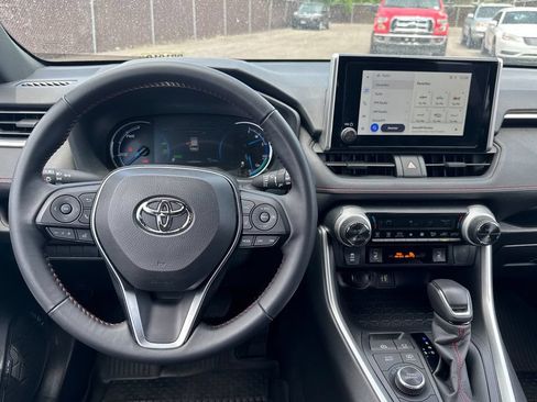 Used 2025 Toyota RAV4 SE AWD/4WD image 14