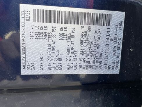 Used 2025 Nissan Rogue SV image 30