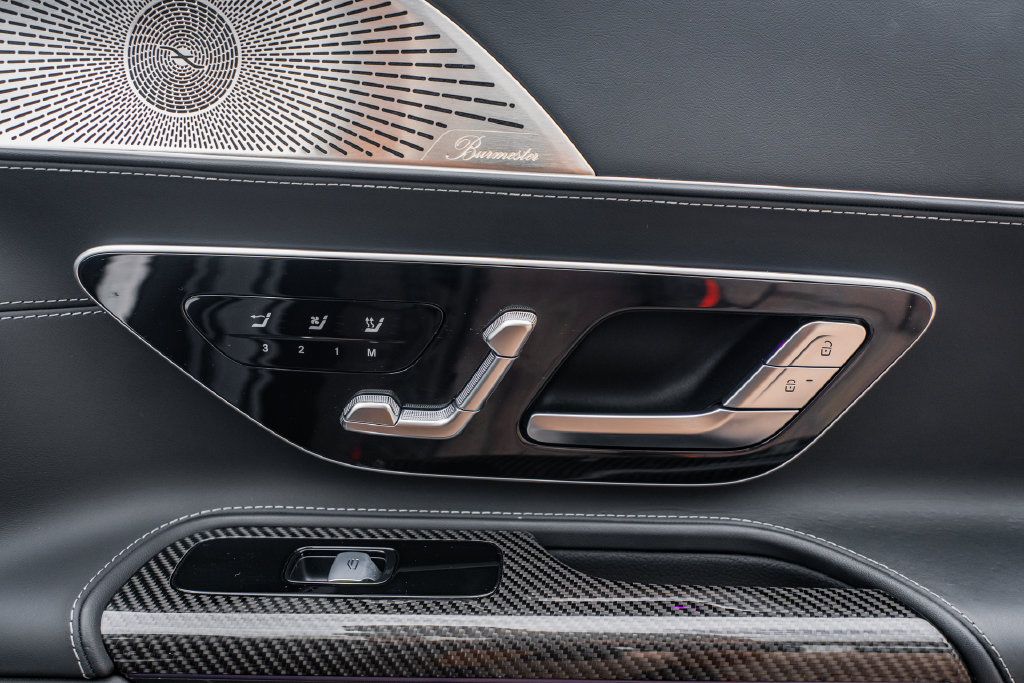 Used 2023 Mercedes-Benz SL 63 AMG 4MATIC image 32