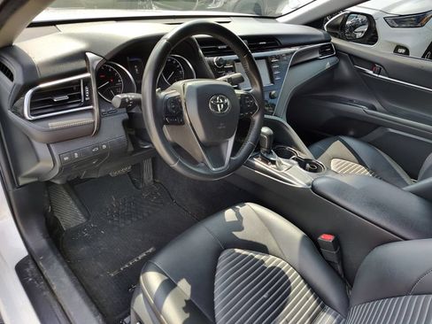 Used 2018 Toyota Camry SE w/ Four Season Floor Mat Package FWD image 11