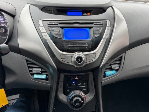 Used 2013 Hyundai Elantra GLS image 15