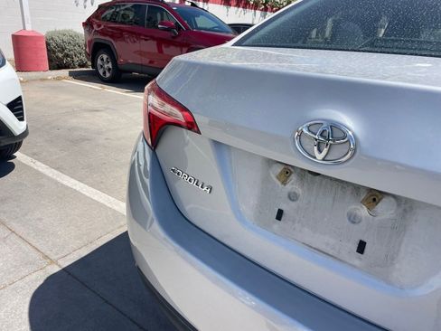 Used 2019 Toyota Corolla LE image 4