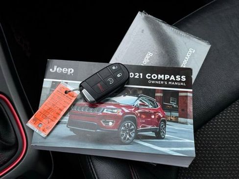 Used 2021 Jeep Compass Trailhawk image 5
