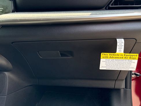 Used 2025 Nissan Kicks SV FWD image 21
