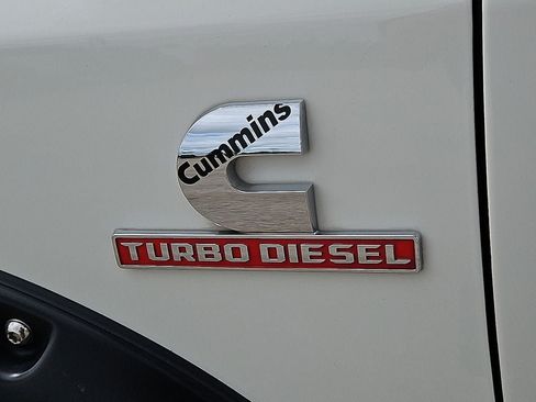 Used 2024 RAM 2500 Laramie w/ Off Road Package AWD/4WD image 14
