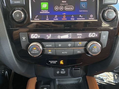Used 2019 Nissan Rogue SL w/ Premium Package AWD/4WD image 35