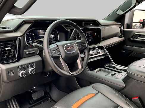 Used 2025 GMC Sierra 2500 AT4 w/ AT4 Premium Plus Package AWD/4WD image 18