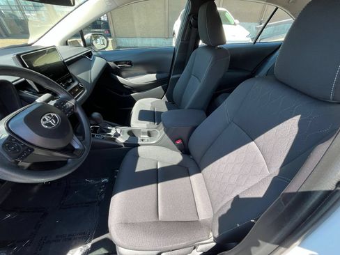 Used 2025 Toyota Corolla LE FWD image 22