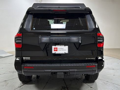 Certified 2025 Toyota 4Runner TRD Off-Road image 4