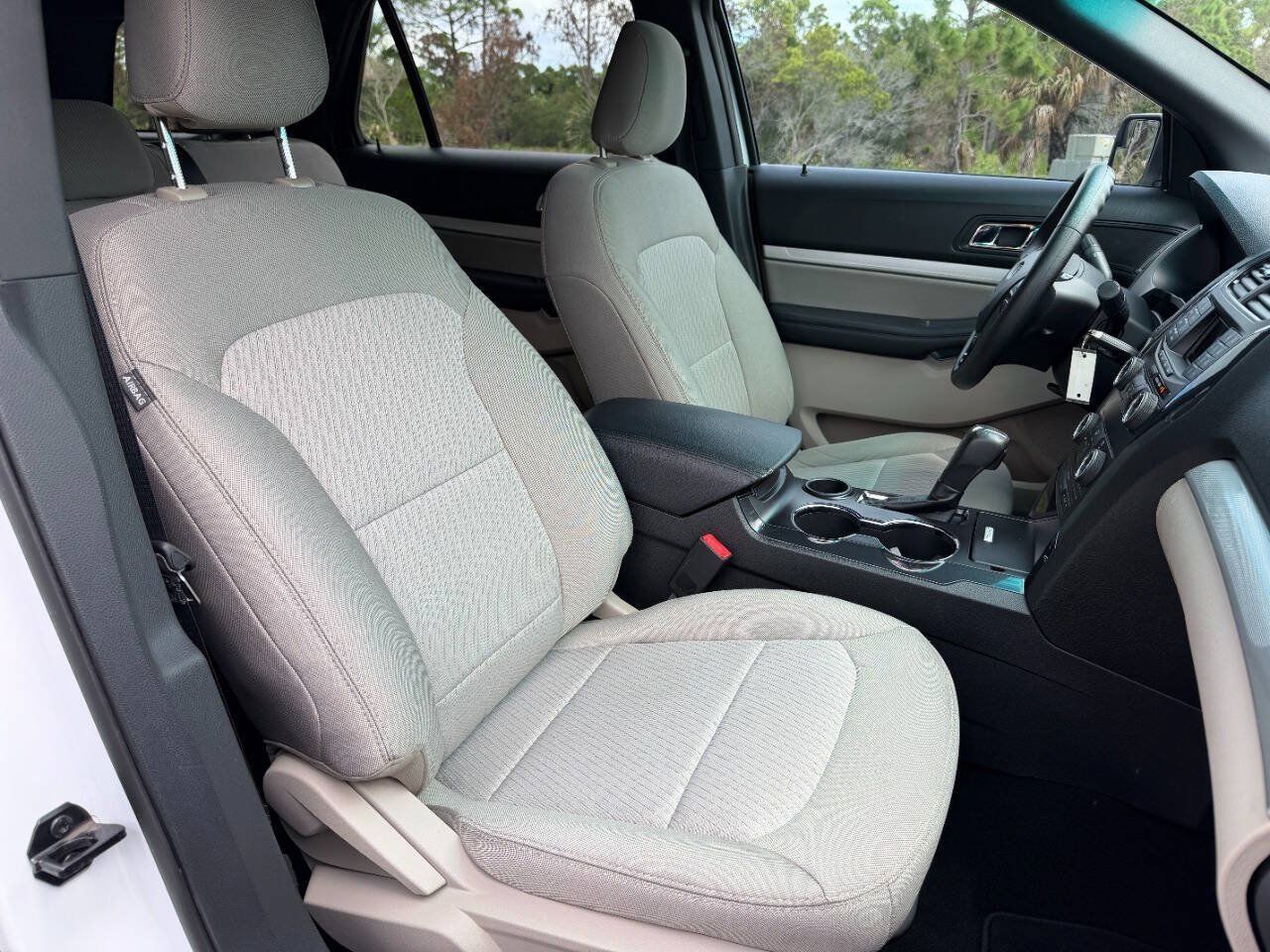 Used 2019 Ford Explorer FWD image 25