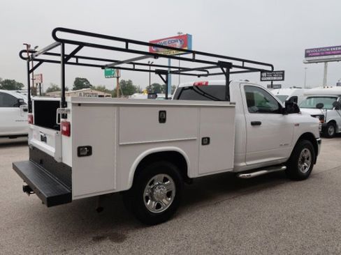 Used 2022 RAM 2500 Tradesman w/ Chrome Appearance Group image 4